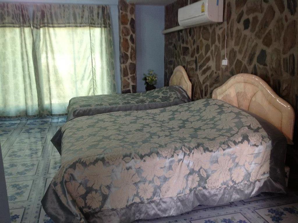 Punpisa Resort Sam Chuk エクステリア 写真