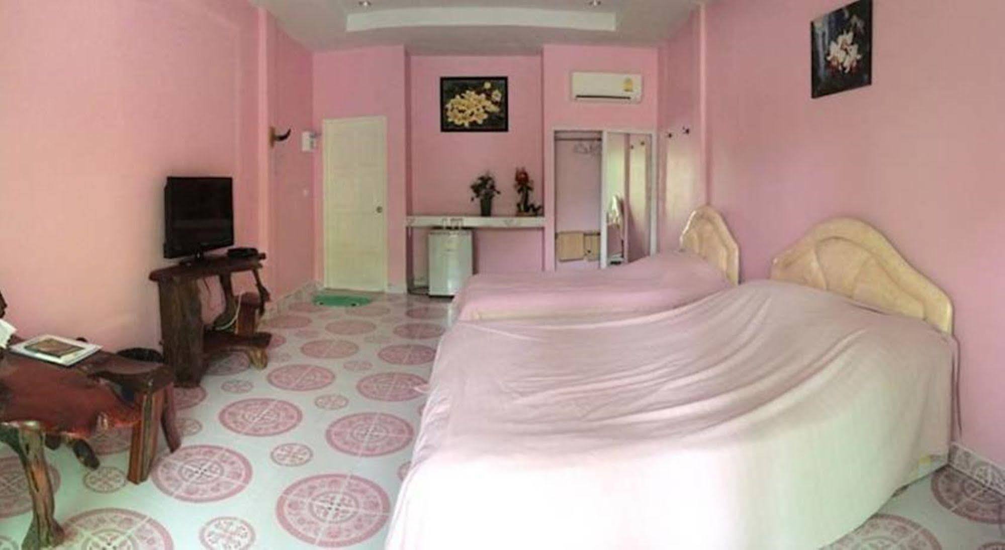 Punpisa Resort Sam Chuk エクステリア 写真